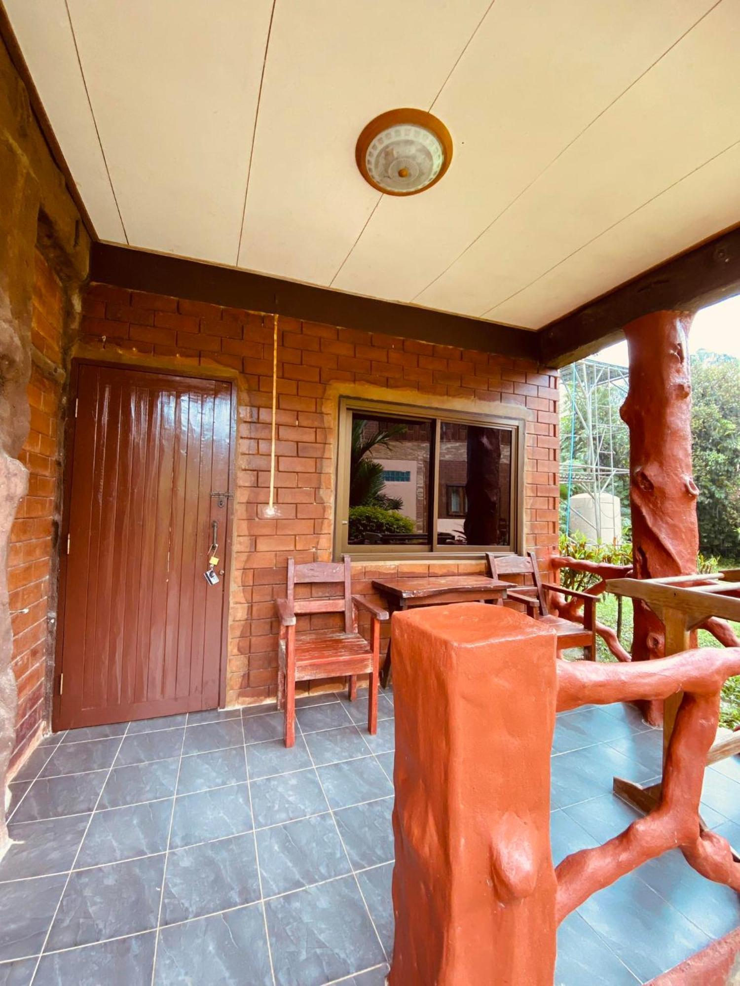 Khao Sok Nung House Hotel Khao Sok National Park Bagian luar foto