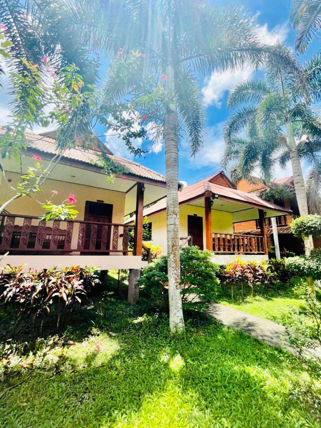 Khao Sok Nung House Hotel Khao Sok National Park Bagian luar foto
