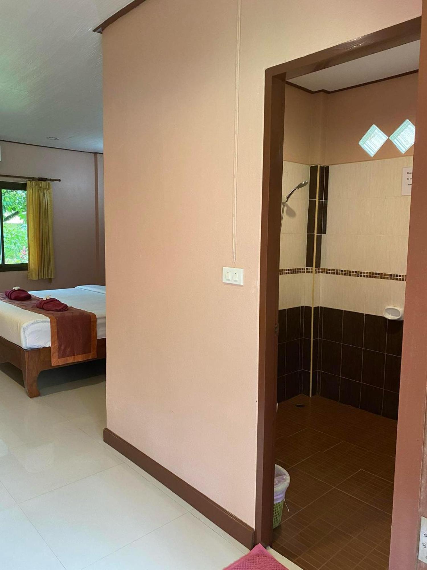 Khao Sok Nung House Hotel Khao Sok National Park Bagian luar foto